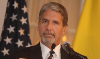 女生从俄2分钟回国