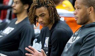 尼古拉斯克拉克斯顿